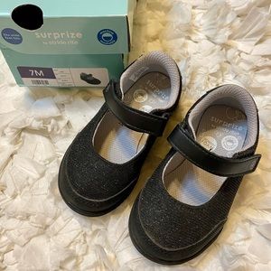Surprize by Stride Rite black shoes size 7
